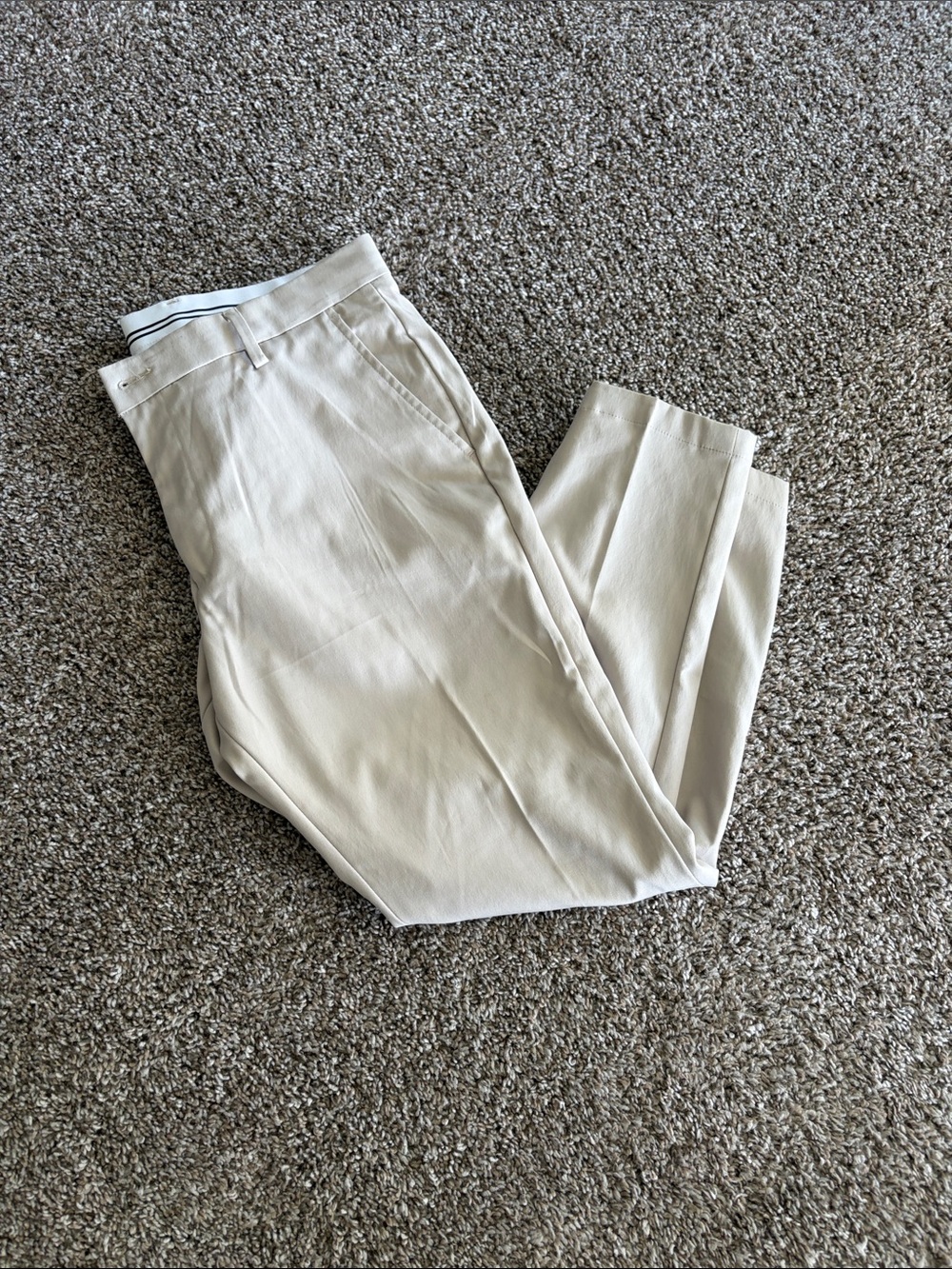 Amazon Essentials Men's Light Beige Chino Pants